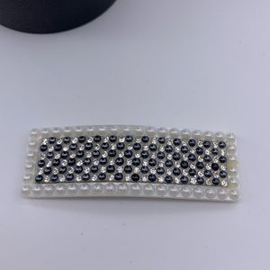 Chic new faux pearl hair Clip